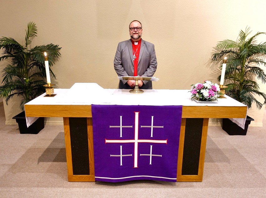 Photo of Pastor Jeff at the Altar